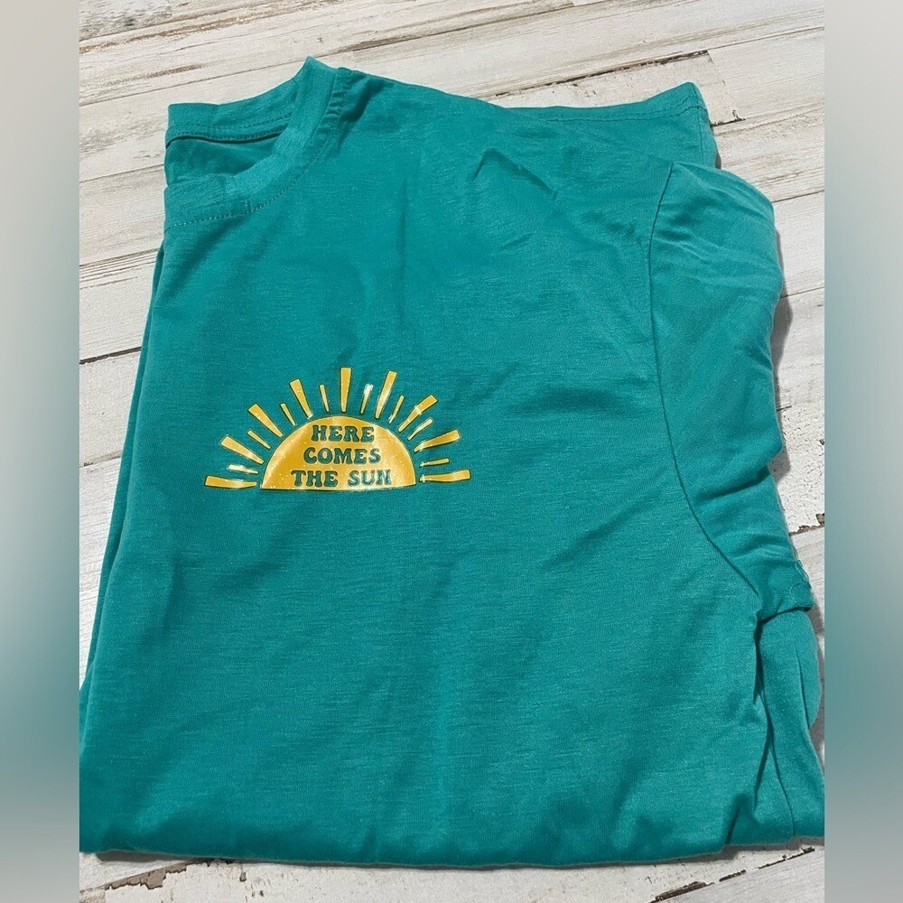 SHEIN "Here Comes the Sun" Summer T-Shirt - Picture 5 of 6